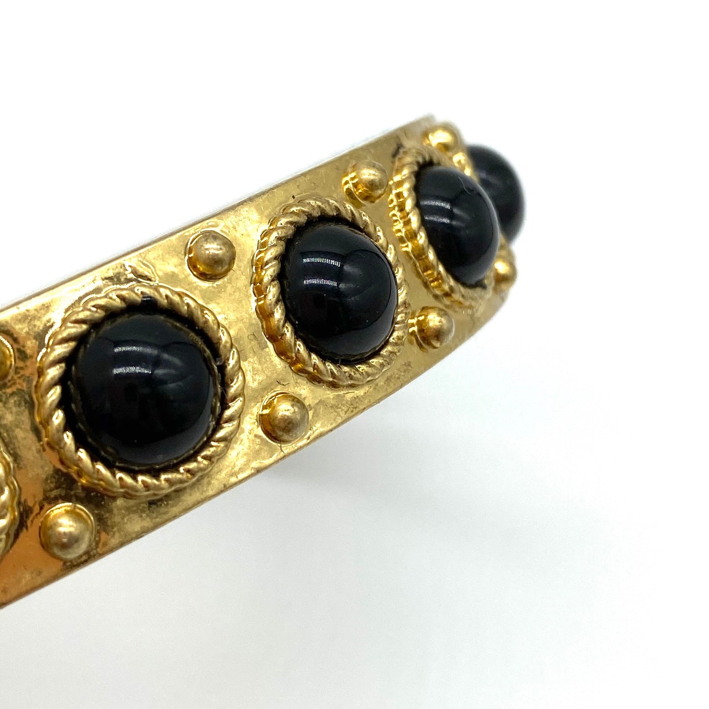 House of Harlowe 1960 Black Cabochon Gold Bangle