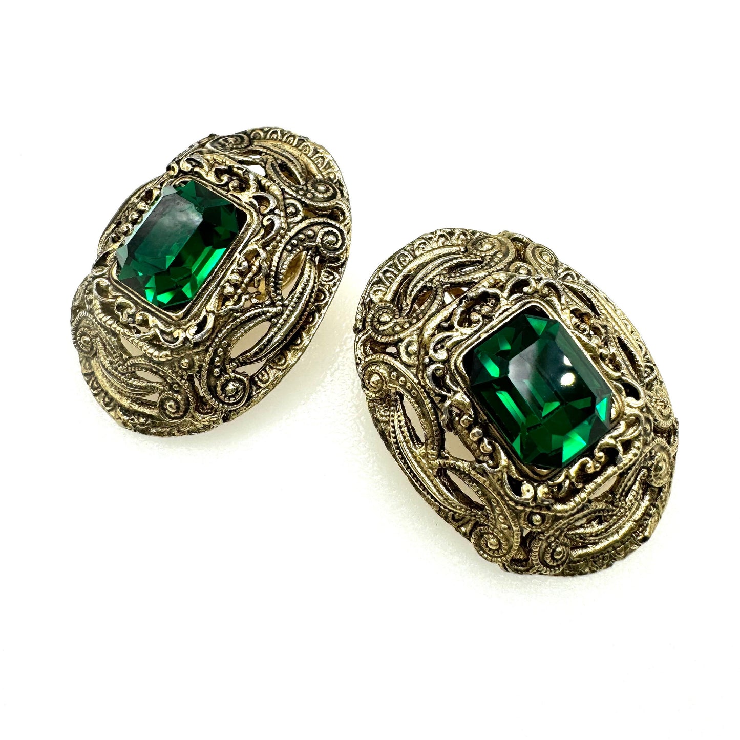 Unsigned Large Oval Ornate Openwork Green Glass Clip On Earrings