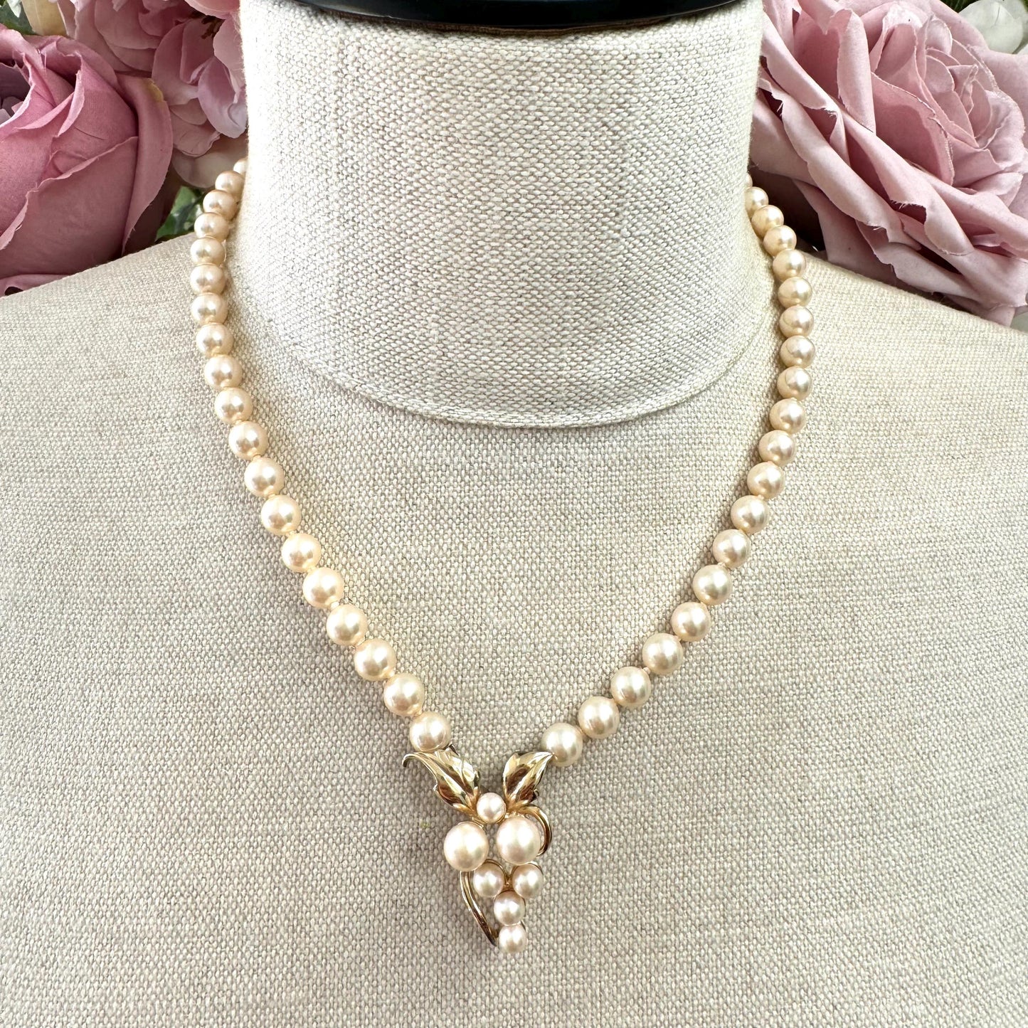 Majorica Hand Knotted Pearl Necklace with Asymmetrical Integral 925 Silver (Gold Vermeil) Grape or Flower Pendant Front Fastening