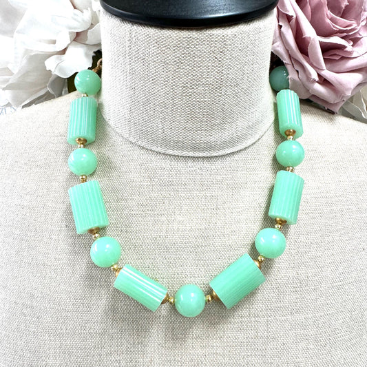 Unsigned Mint Green Plastic Bead Necklace