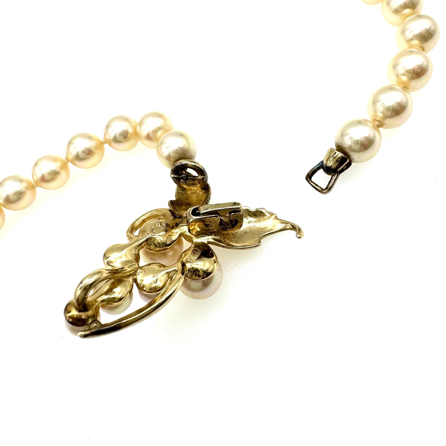 Majorica Hand Knotted Pearl Necklace with Asymmetrical Integral 925 Silver (Gold Vermeil) Grape or Flower Pendant Front Fastening