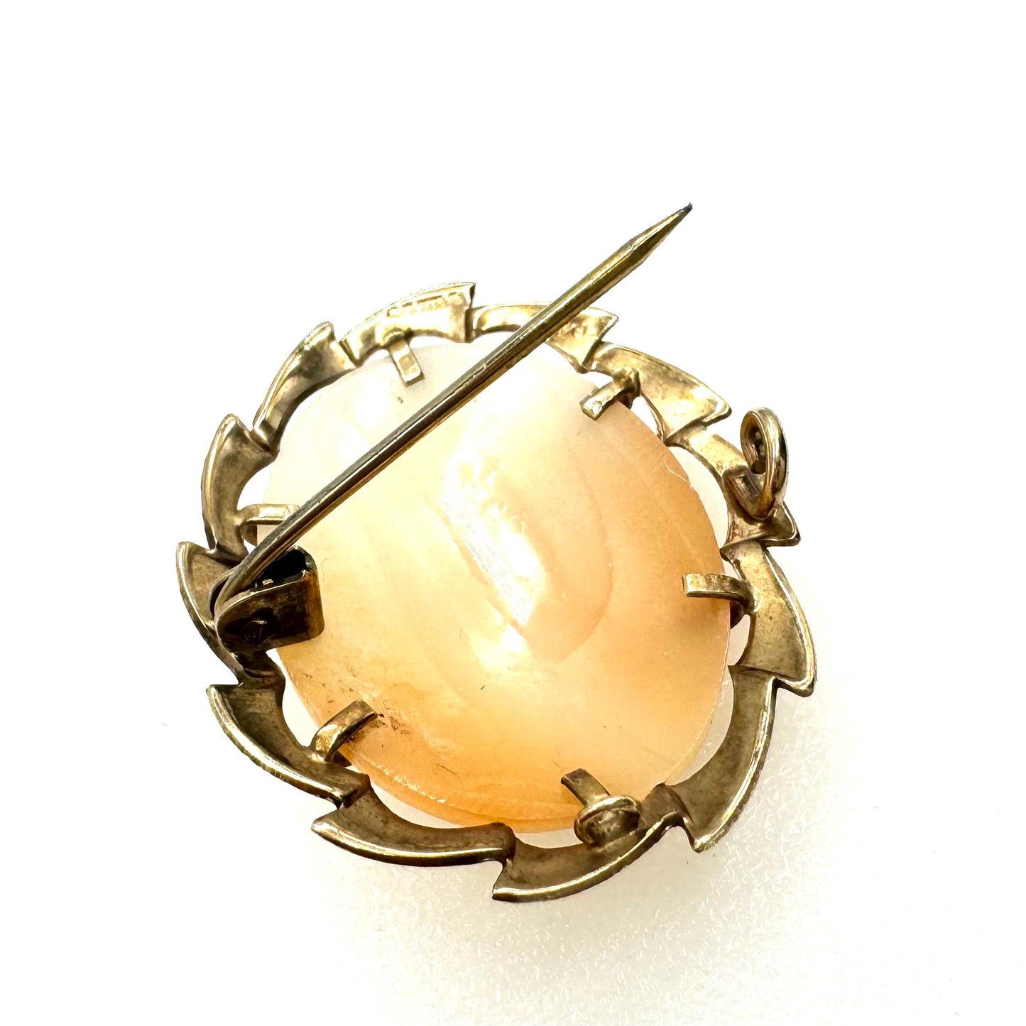 EJ Clewley & Co 1946 375 9ct Gold Shell Cameo Brooch