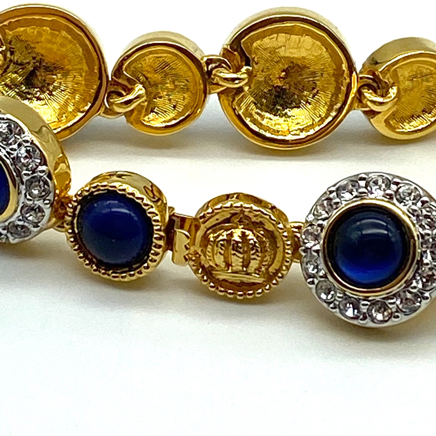 Bracelet en verre bleu avec cabochon et cristal plaqué or Crown Mark