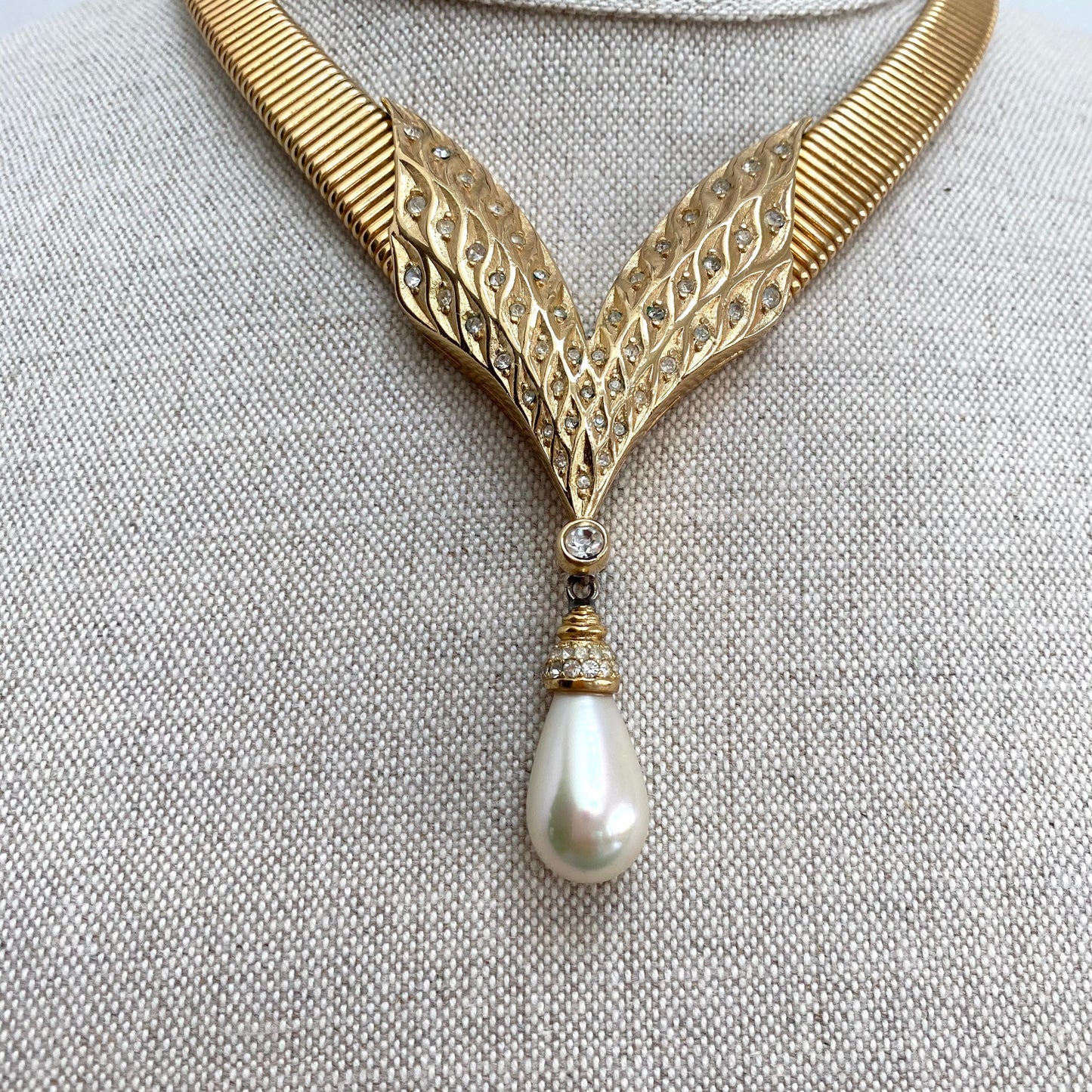 Collier Christian Dior Flex avec ensemble de cristaux Swarovski et fausse perle en forme de larme