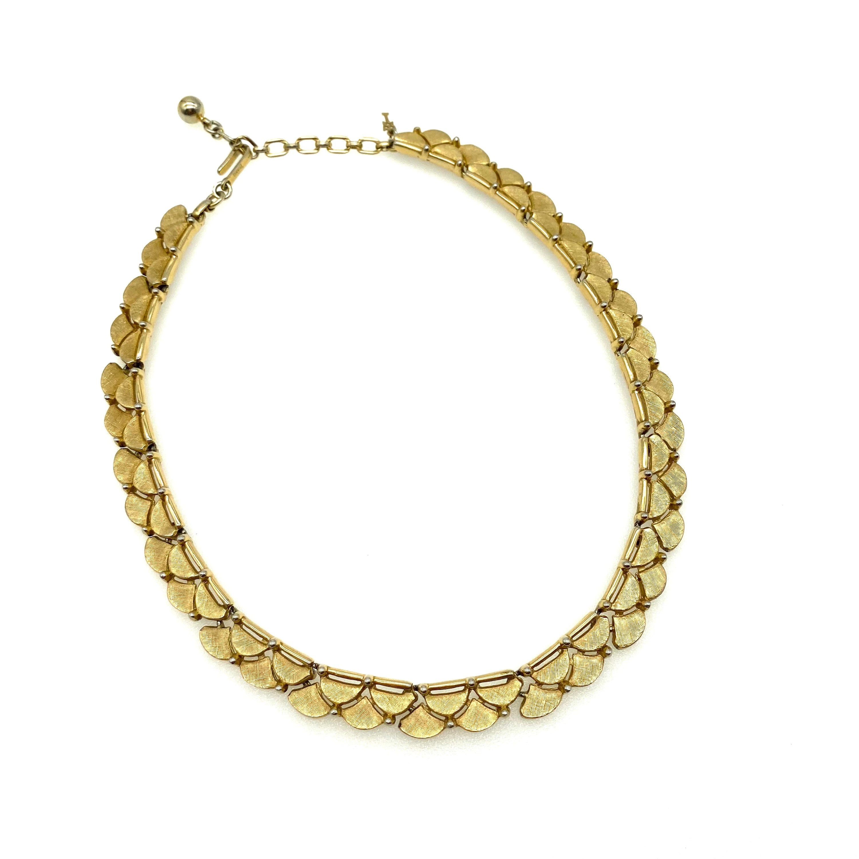 Outlets Trifari Brushed Gold Barrells ~ Necklace