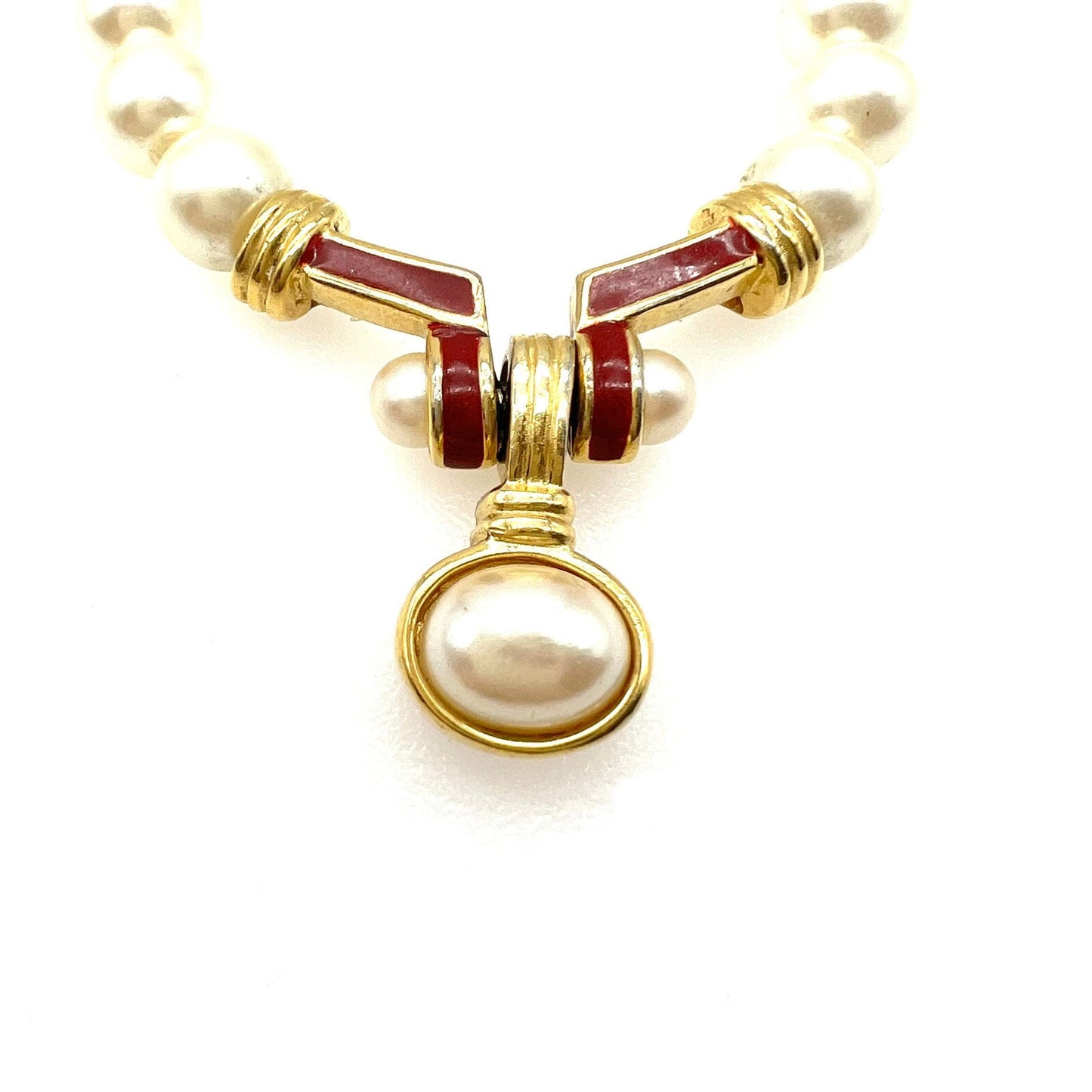 Richelieu Faux Pearl Necklace with Integral Enamel Pendant